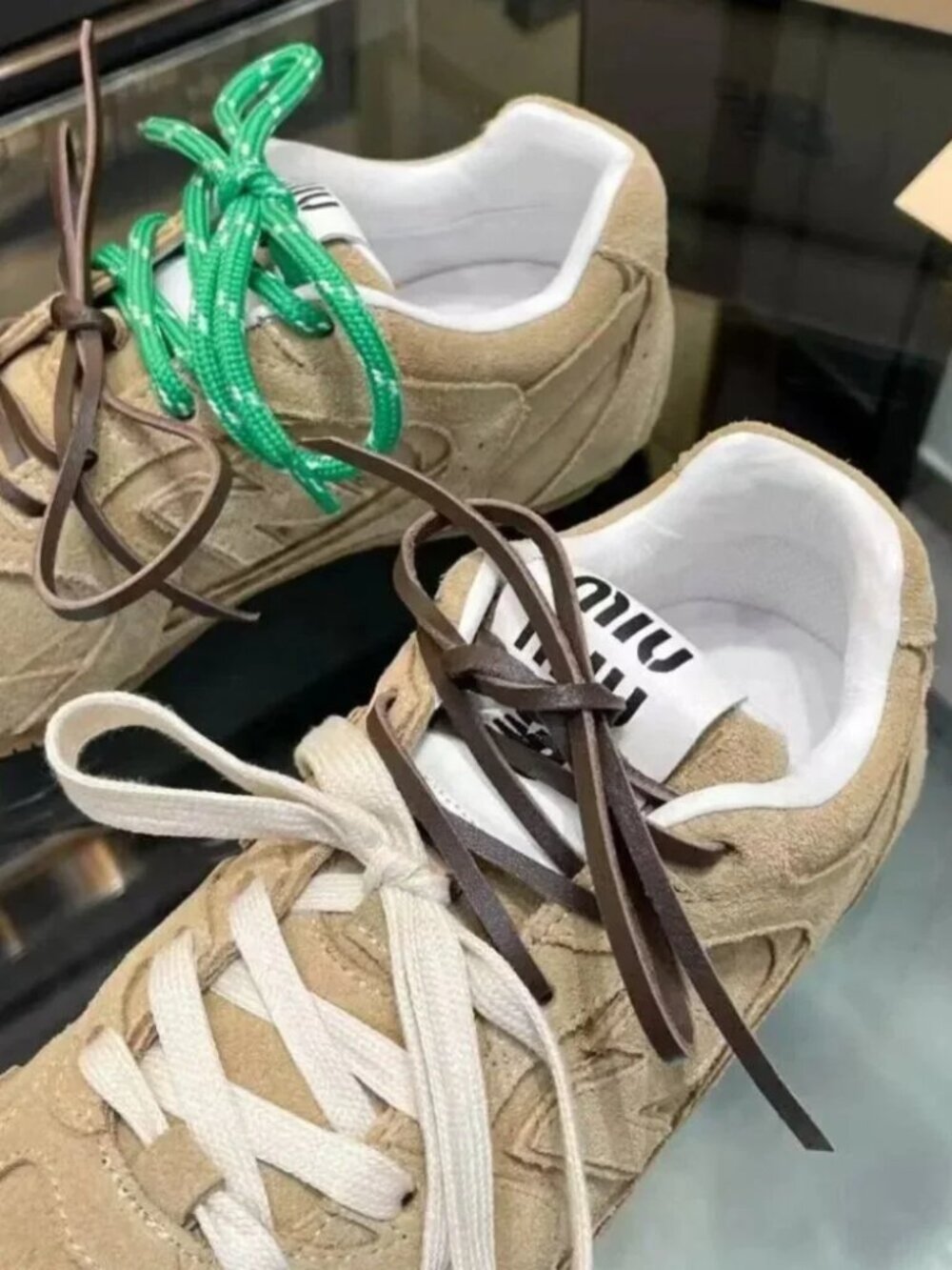 Balance x Miu Miu 530 Sneakers - Picture 6 of 9